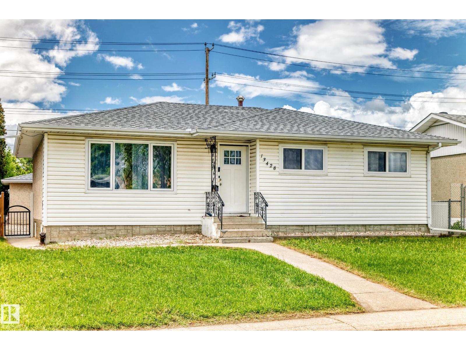 13428 82 ST NW - 1