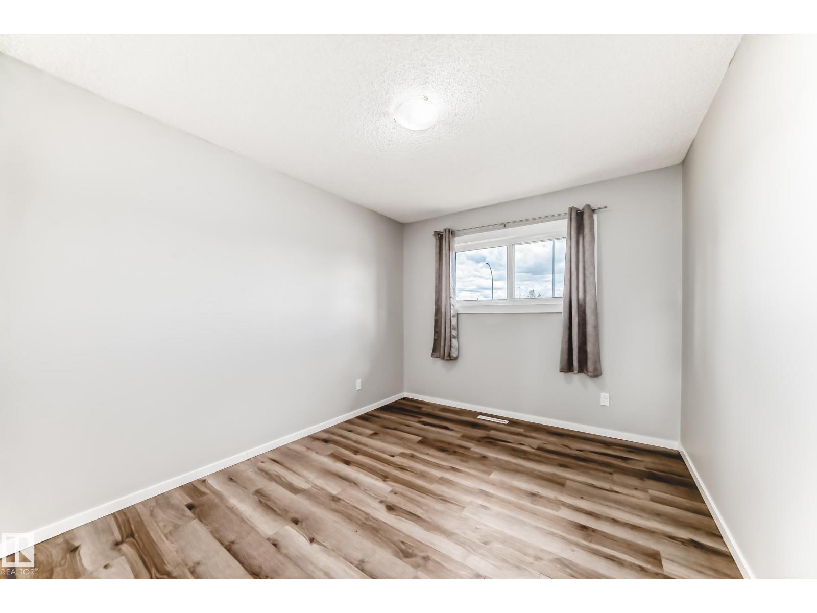 13428 82 ST NW - 20