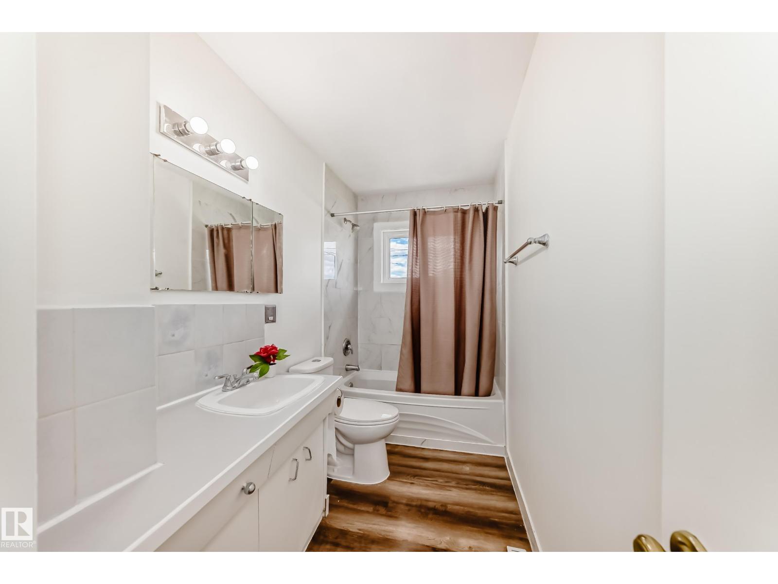 13428 82 ST NW - 29