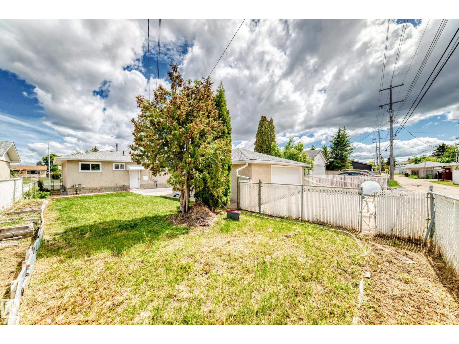 13428 82 ST NW - 47