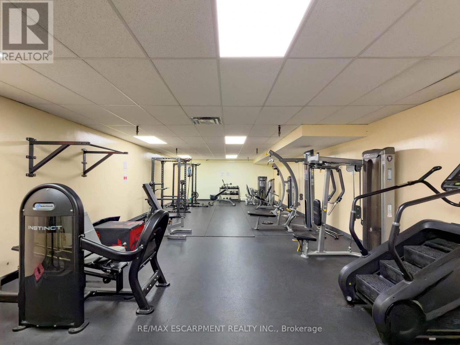 #227 2 VALHALLA INN ROAD - 29