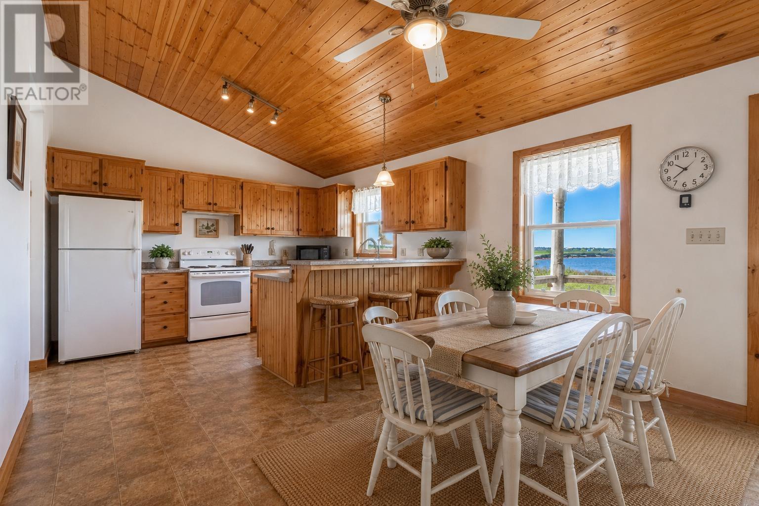 212 BASINVIEW Crescent - 15