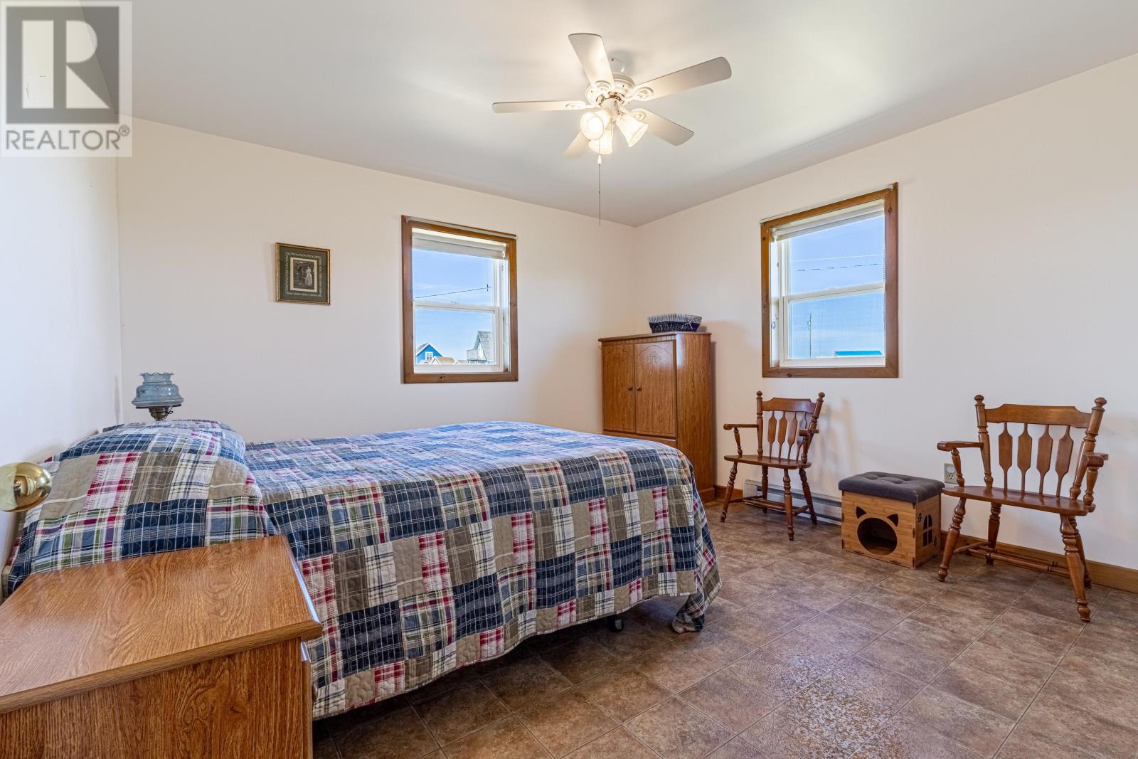 212 BASINVIEW Crescent - 18