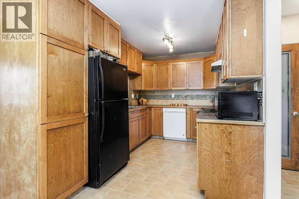22 McIntosh Avenue - 6