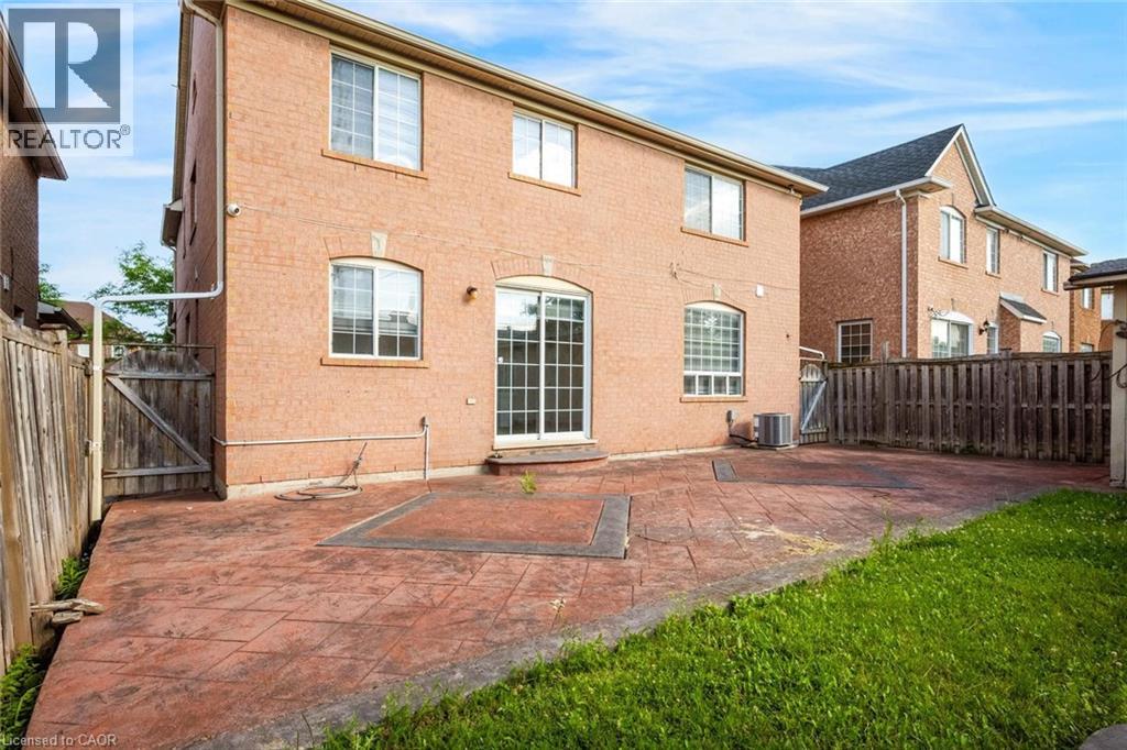 8 GANDER Crescent - Image 48