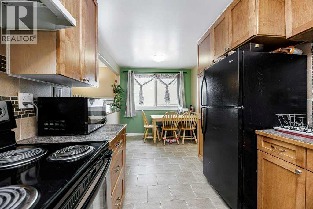 22 McIntosh Avenue - 9