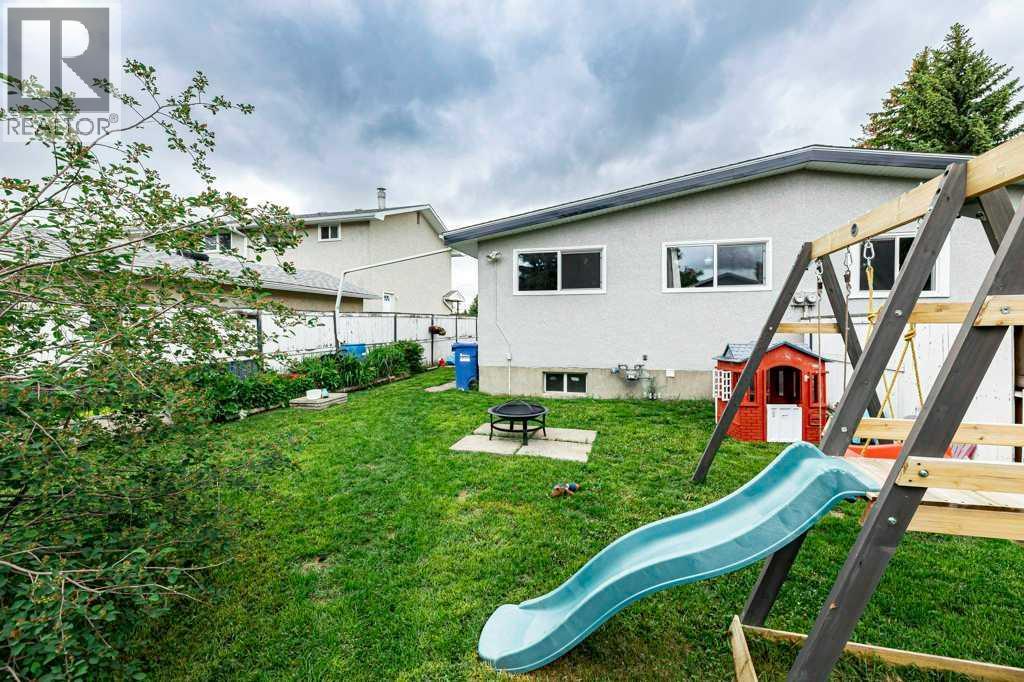 22 McIntosh Avenue - 23