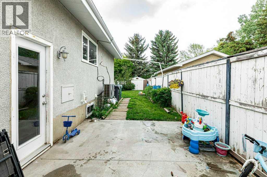 22 McIntosh Avenue - 19