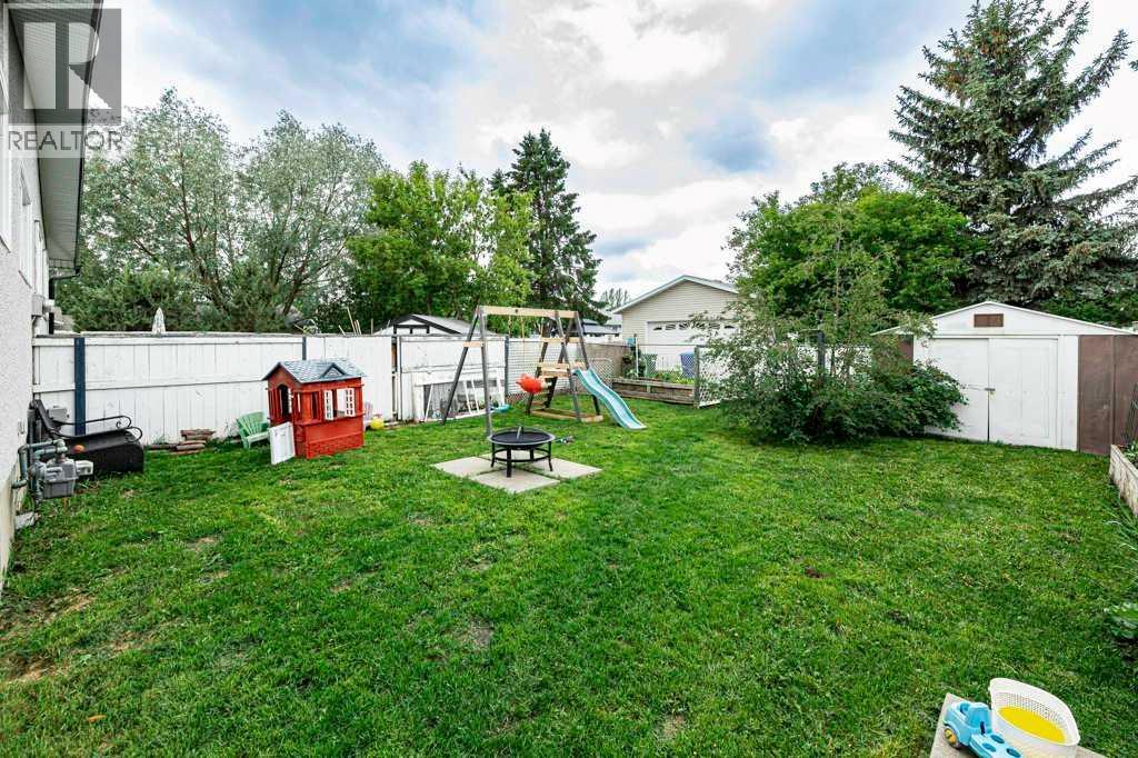 22 McIntosh Avenue - 24