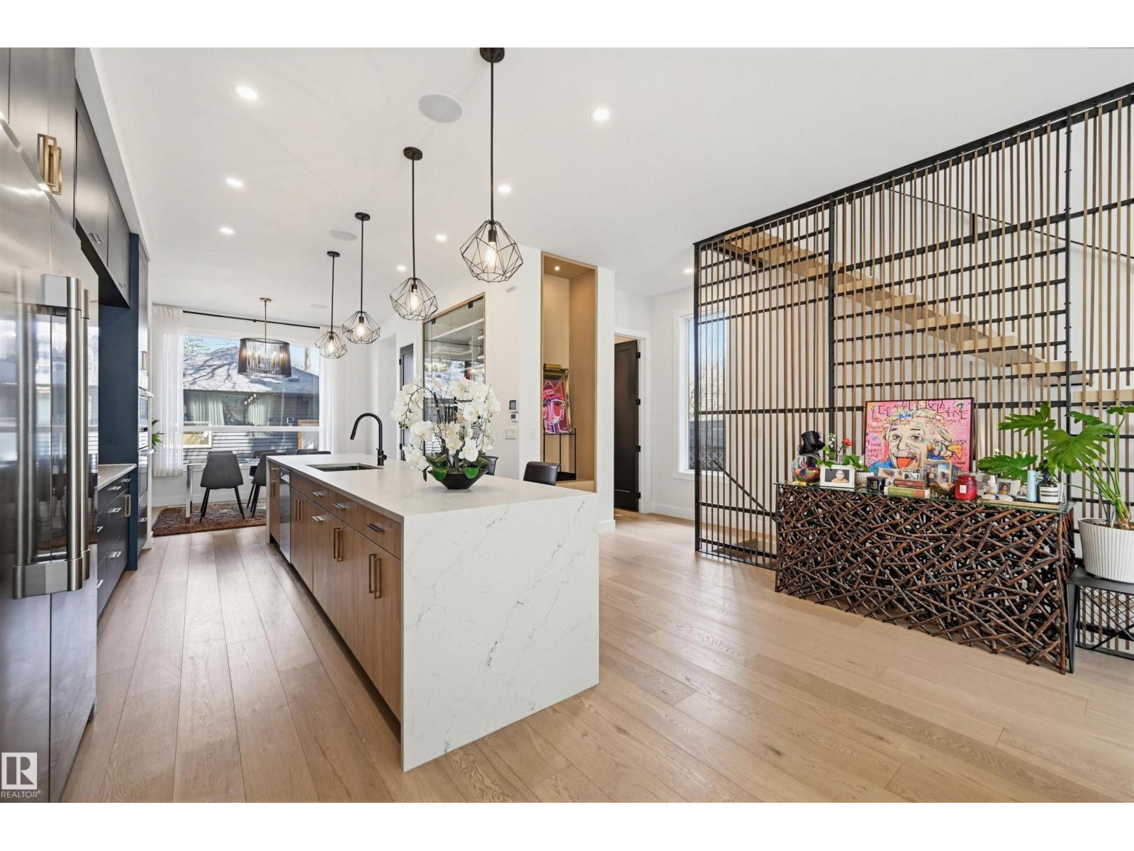 14320 98 AV NW - 11
