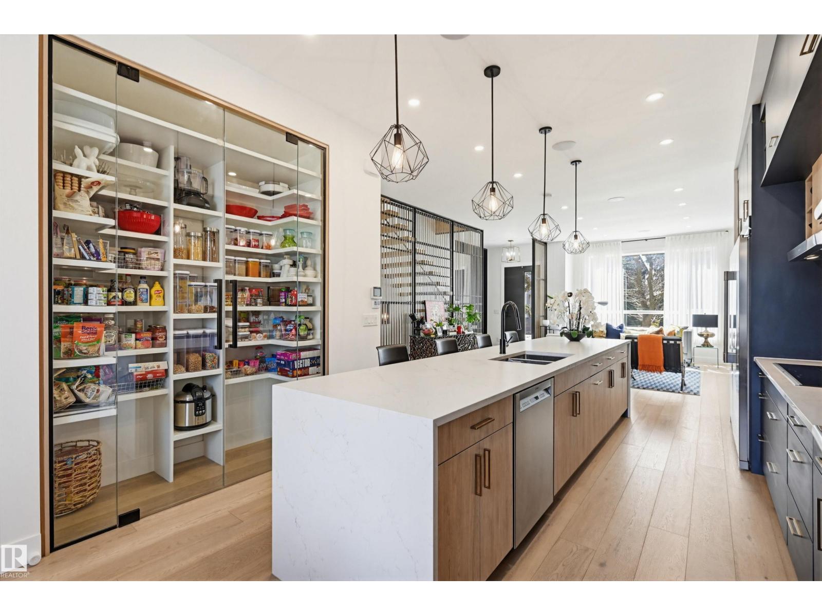 14320 98 AV NW - 15