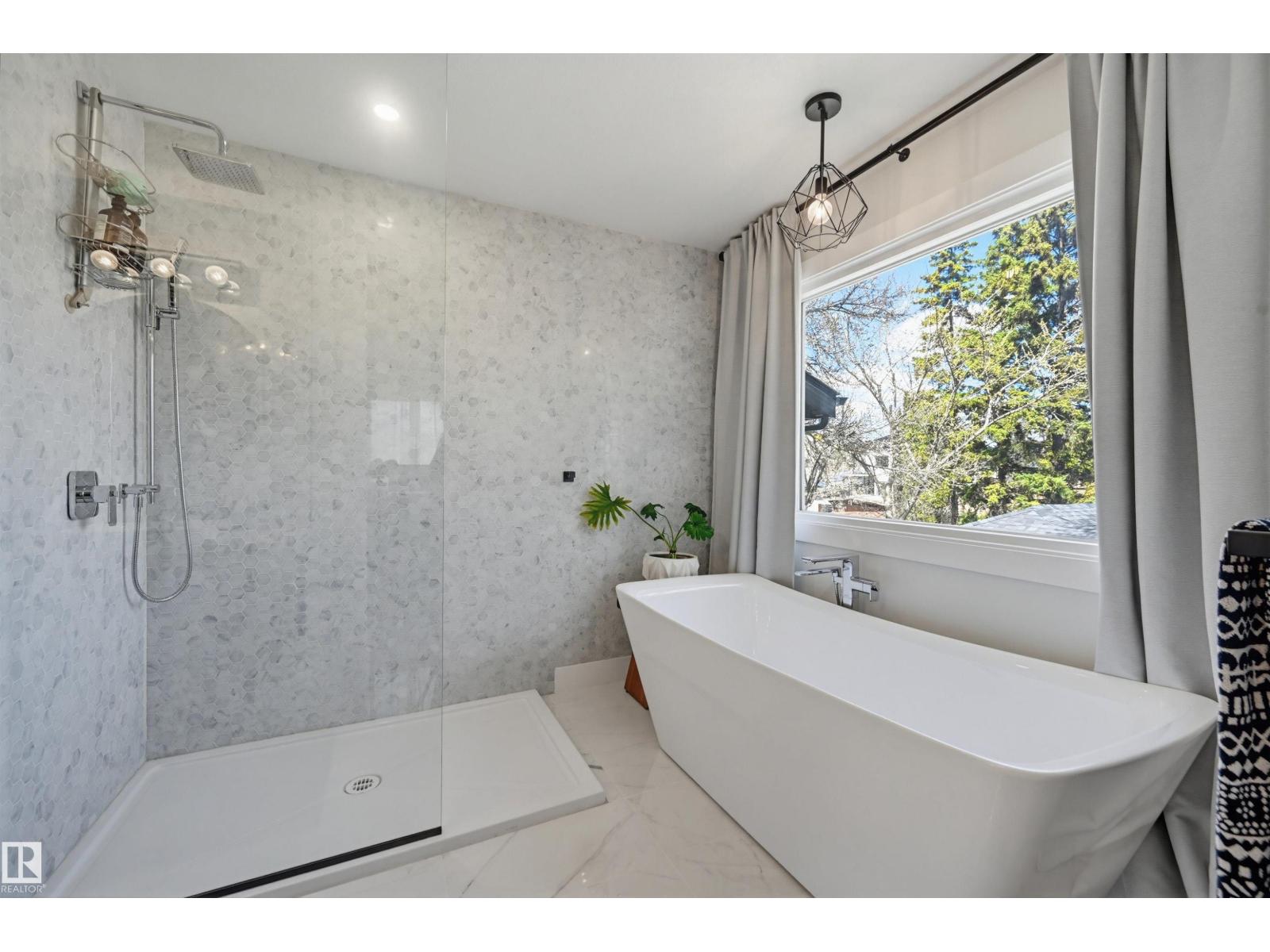 14320 98 AV NW - 36