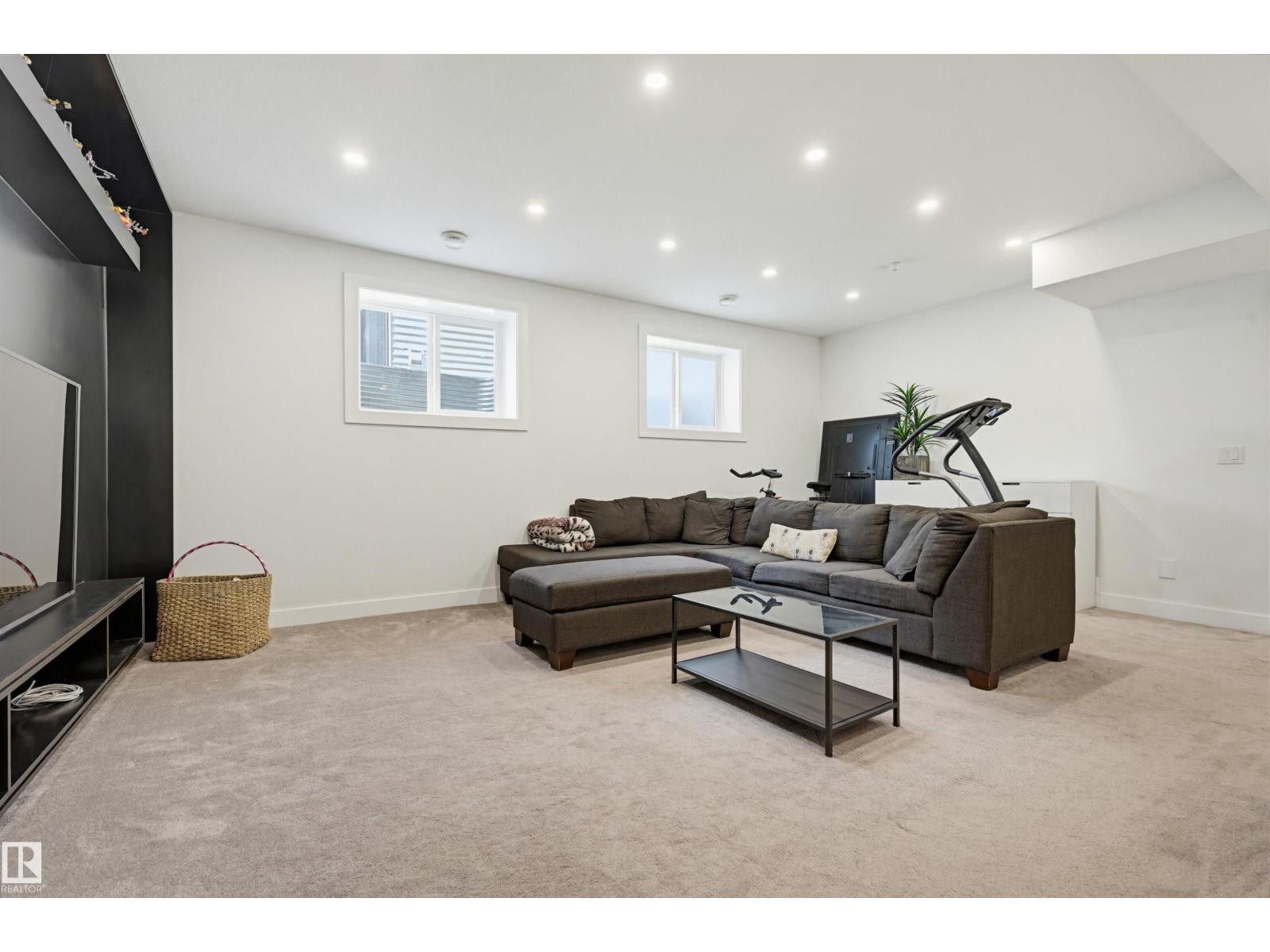 14320 98 AV NW - 38