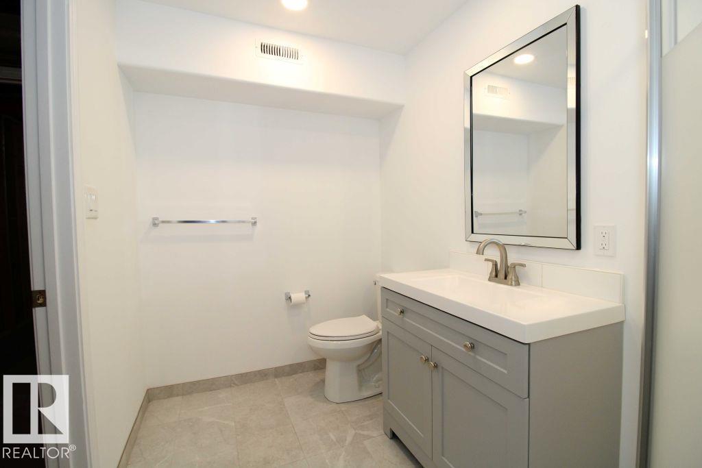 744 88 ST SW - 24