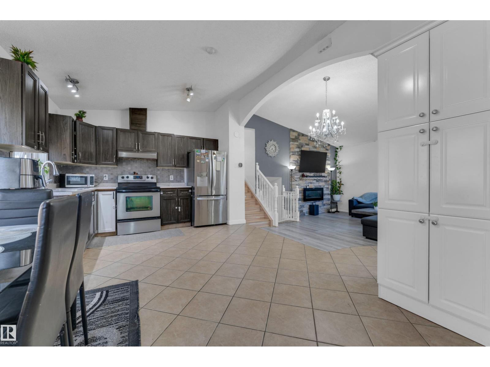 1316 35 ST NW - 13