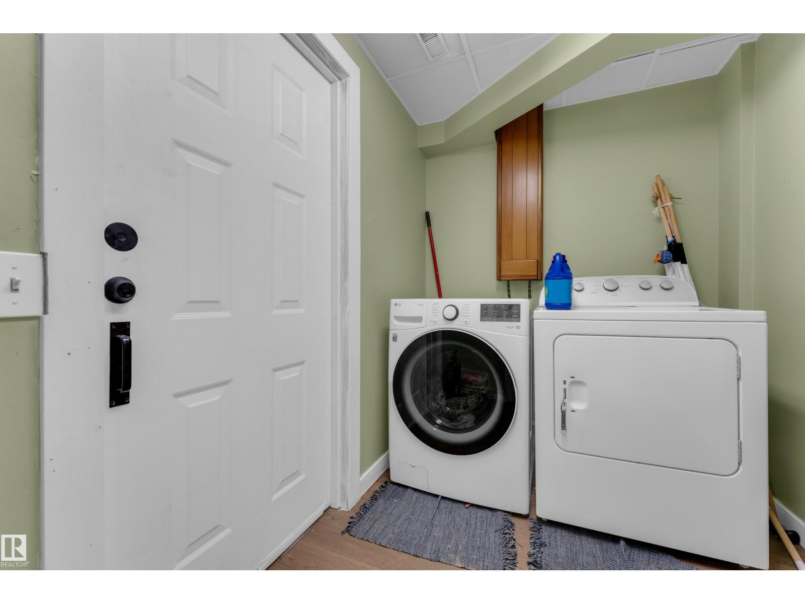 1316 35 ST NW - 28