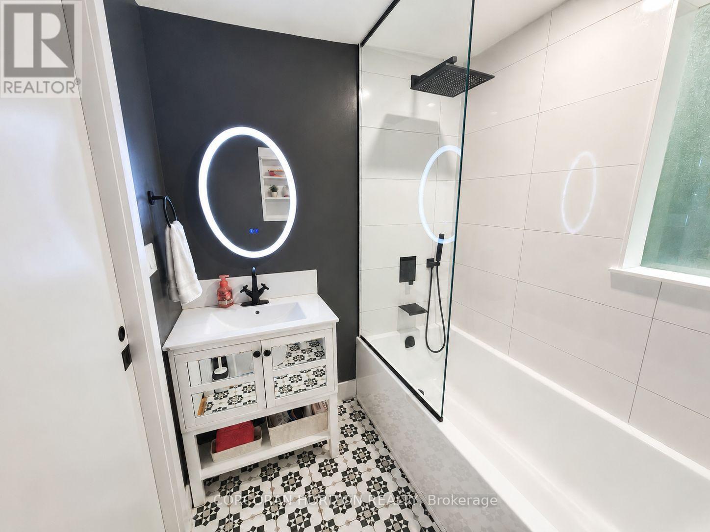 77 MONTGOMERY AVENUE - Image 34