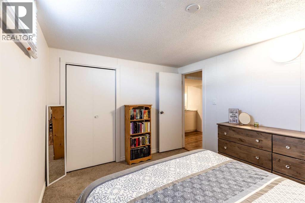 1797 4 Avenue NE - 34