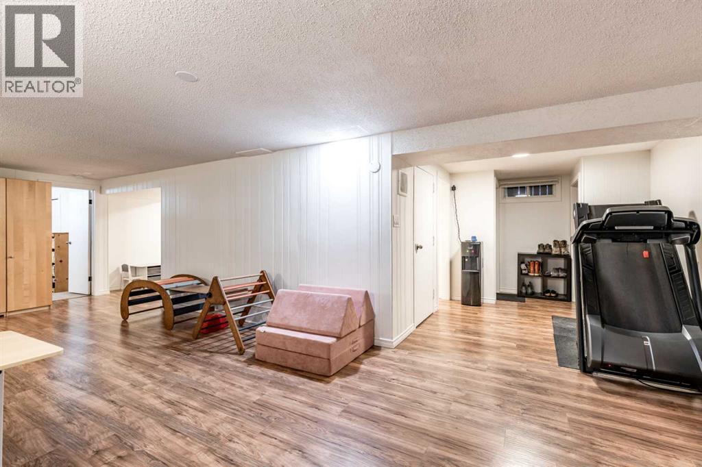 1797 4 Avenue NE - 32