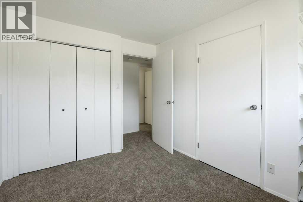316 Leaside Avenue S - 24
