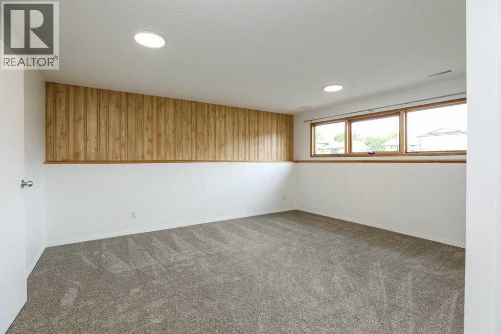 316 Leaside Avenue S - 26