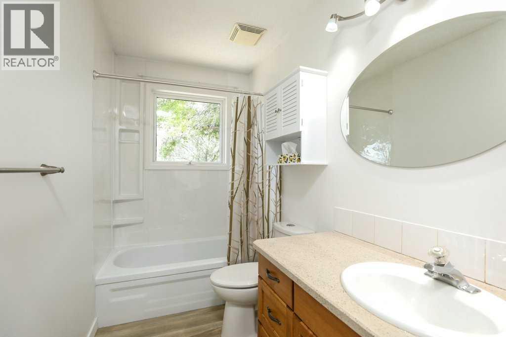 316 Leaside Avenue S - 12