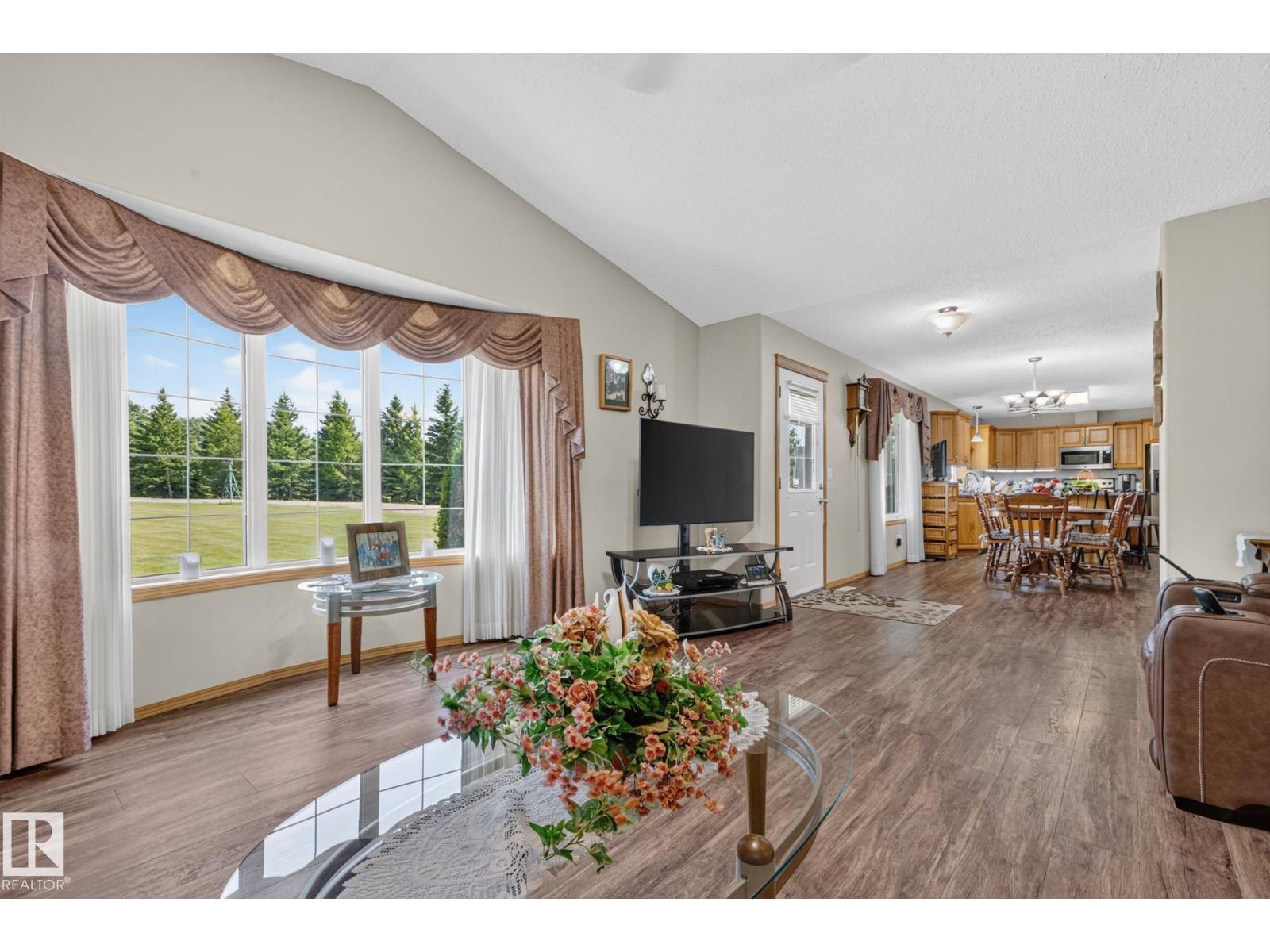 53142 RGE ROAD 211 - 19