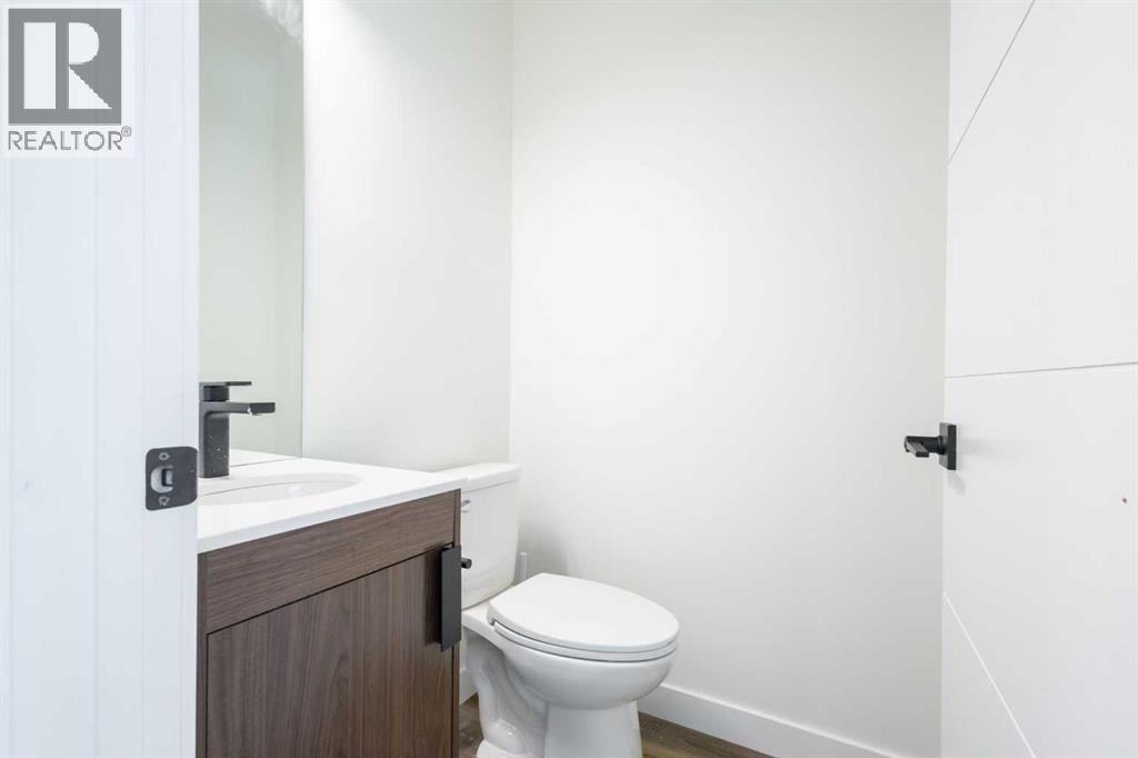 2424 25 Avenue NW - 12