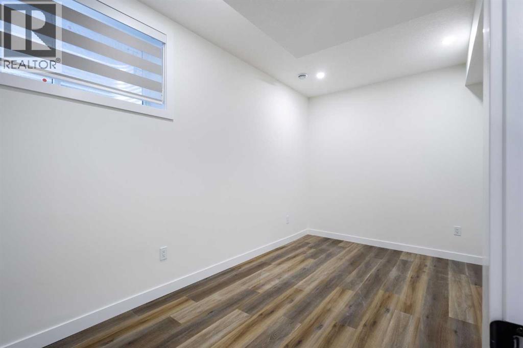 2424 25 Avenue NW - 35