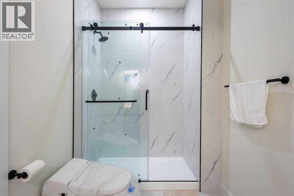 2424 25 Avenue NW - 23