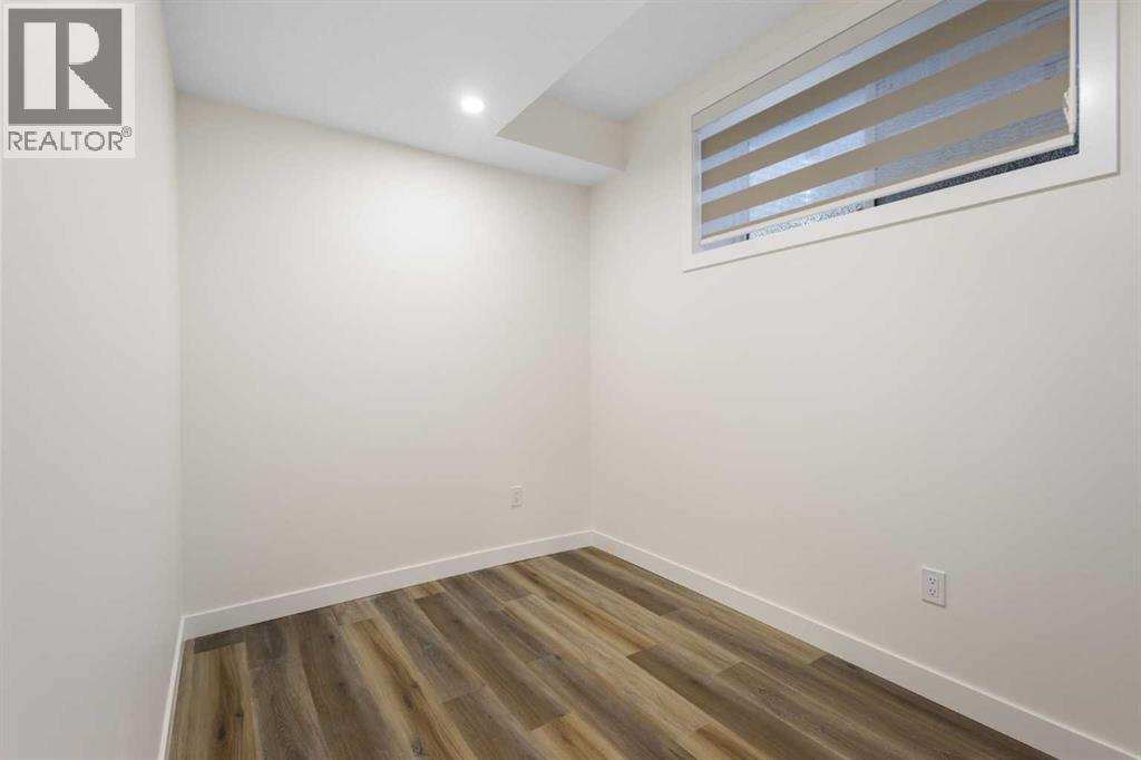 2424 25 Avenue NW - 34