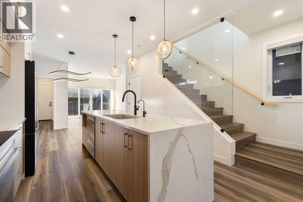 2426 25 Avenue NW - 14
