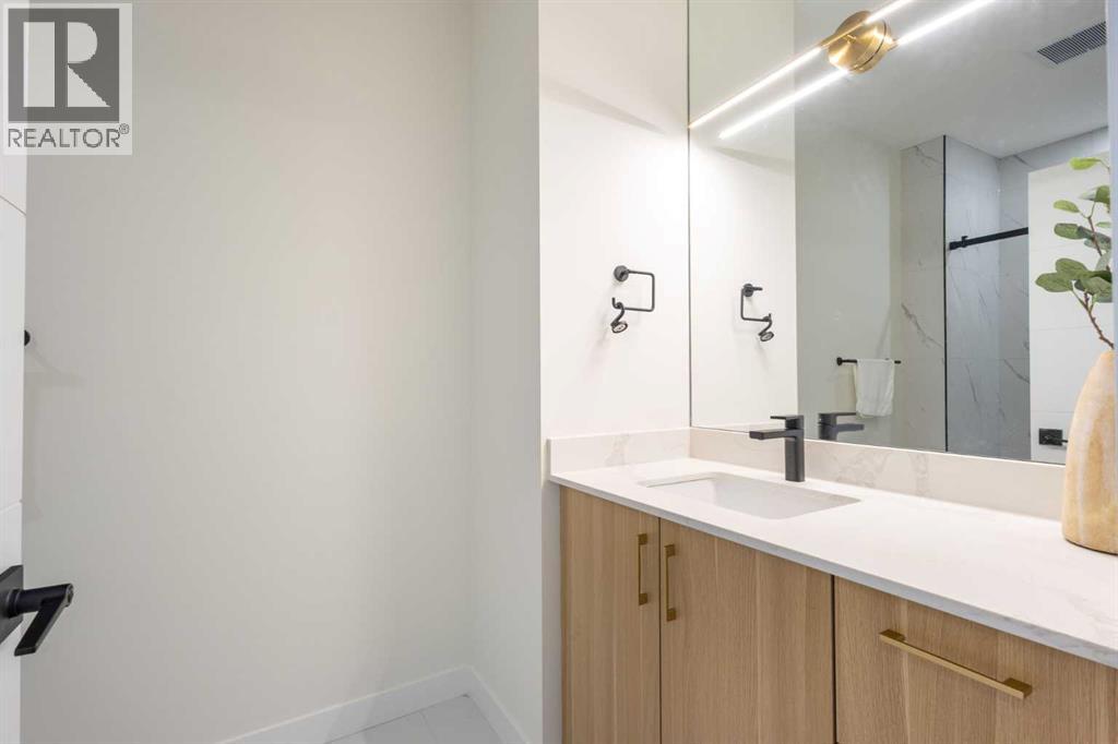 2424 25 Avenue NW - 22