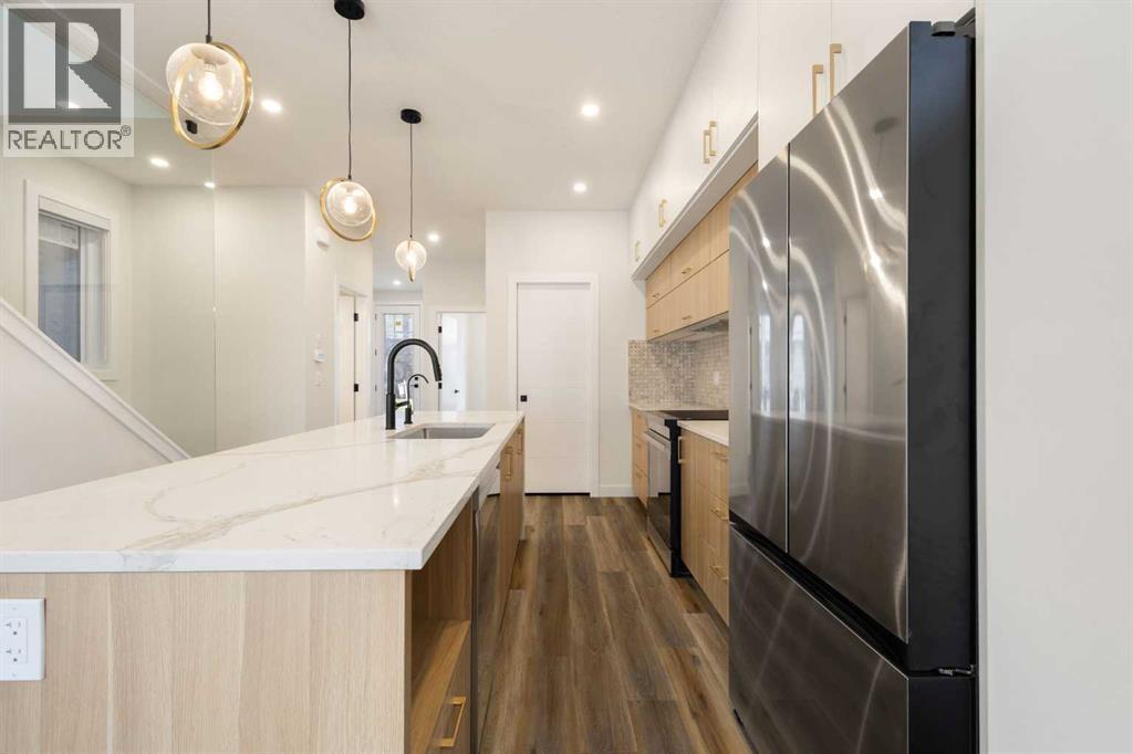2426 25 Avenue NW - 16