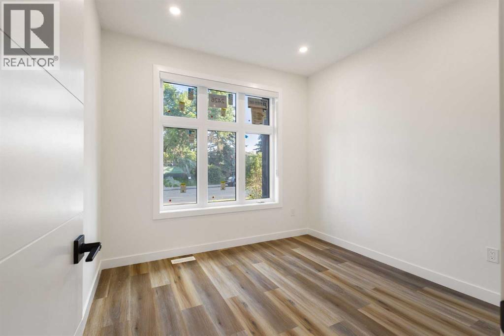 2426 25 Avenue NW - 11