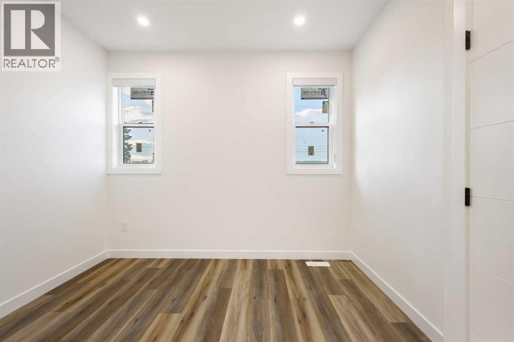 2426 25 Avenue NW - 24
