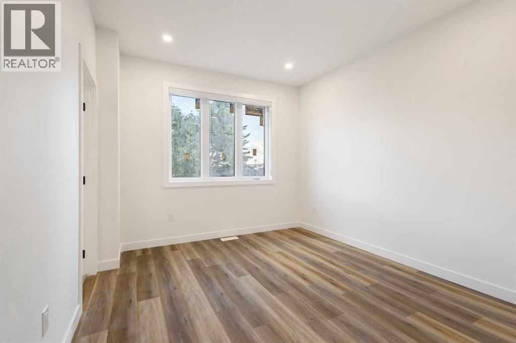 2426 25 Avenue NW - 31