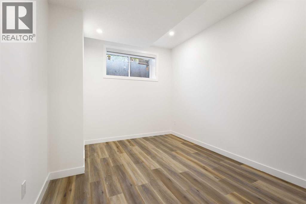 2426 25 Avenue NW - 40