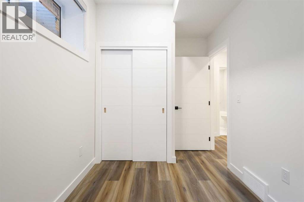 2426 25 Avenue NW - 44