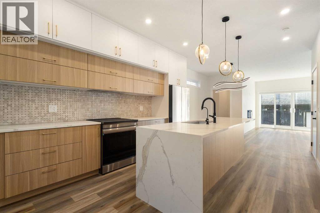 2426 25 Avenue NW - 13