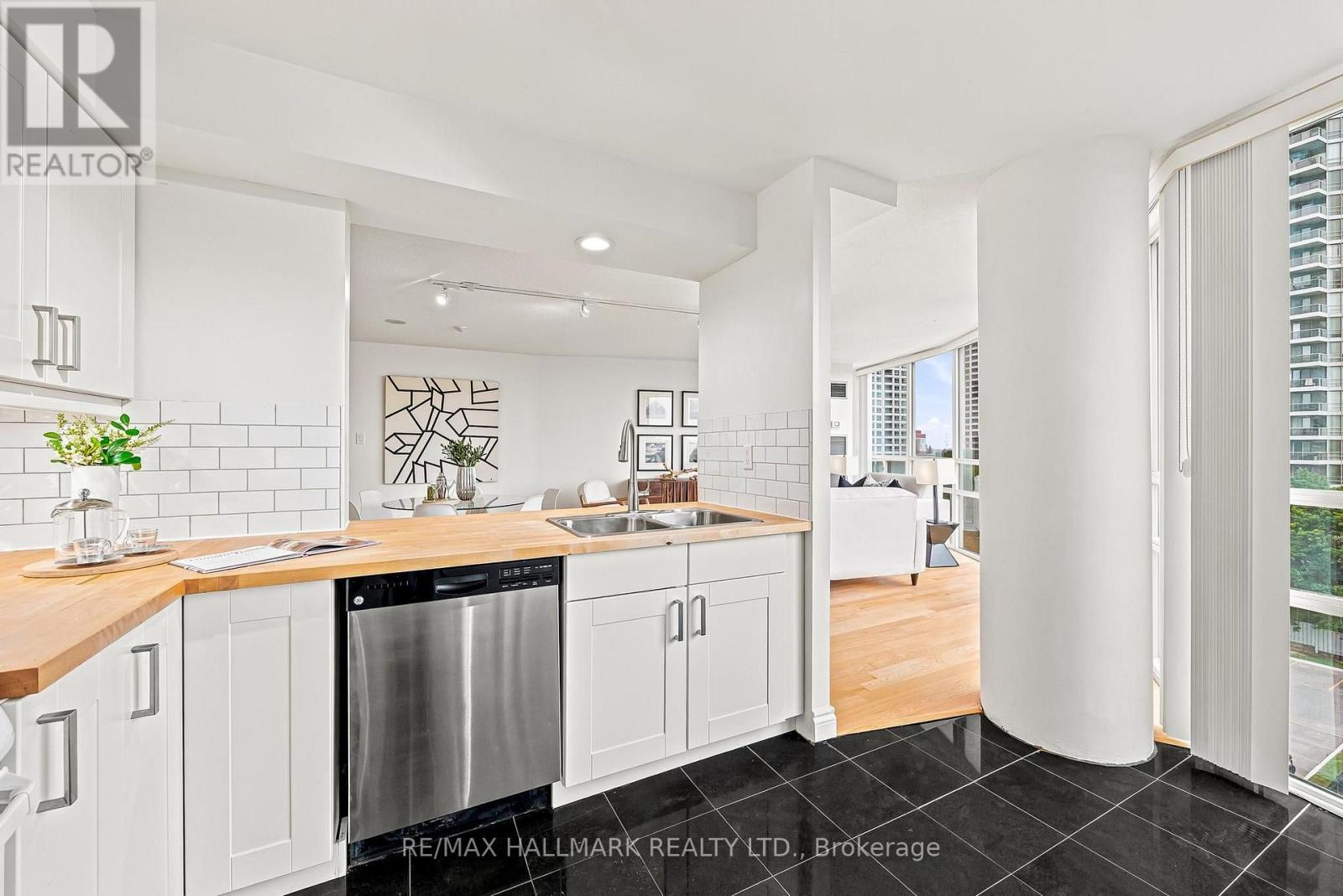 #607 50 EGLINTON AVENUE W - 12