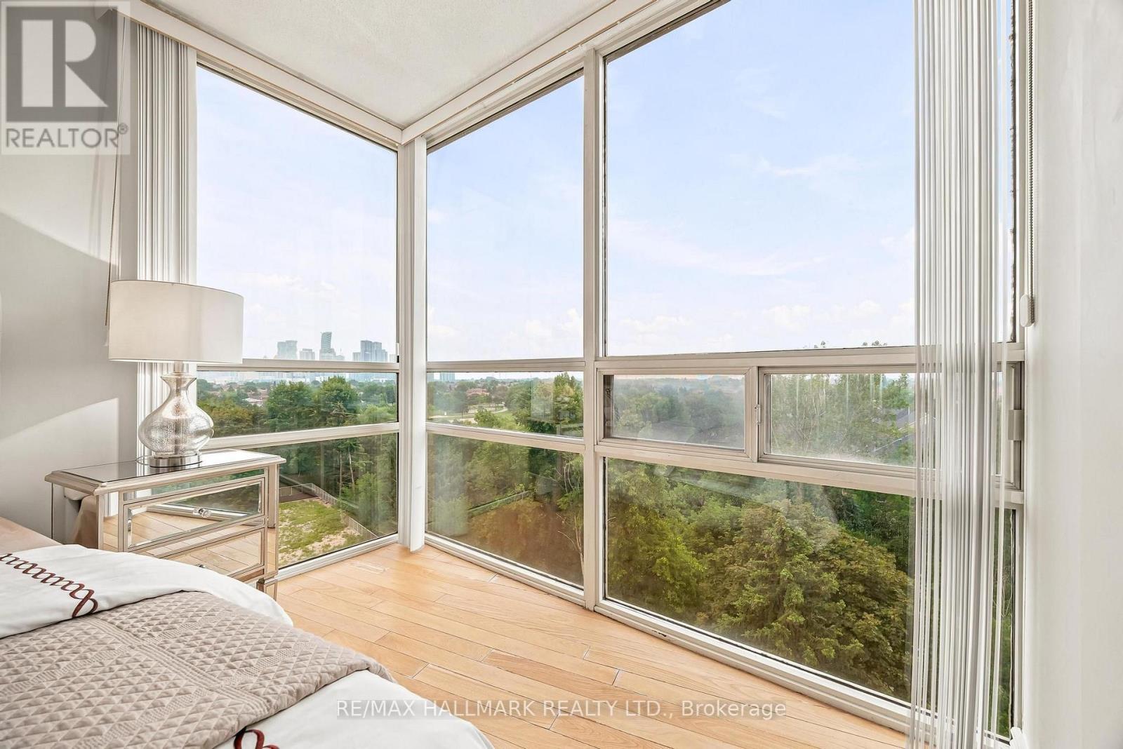 #607 50 EGLINTON AVENUE W - 21