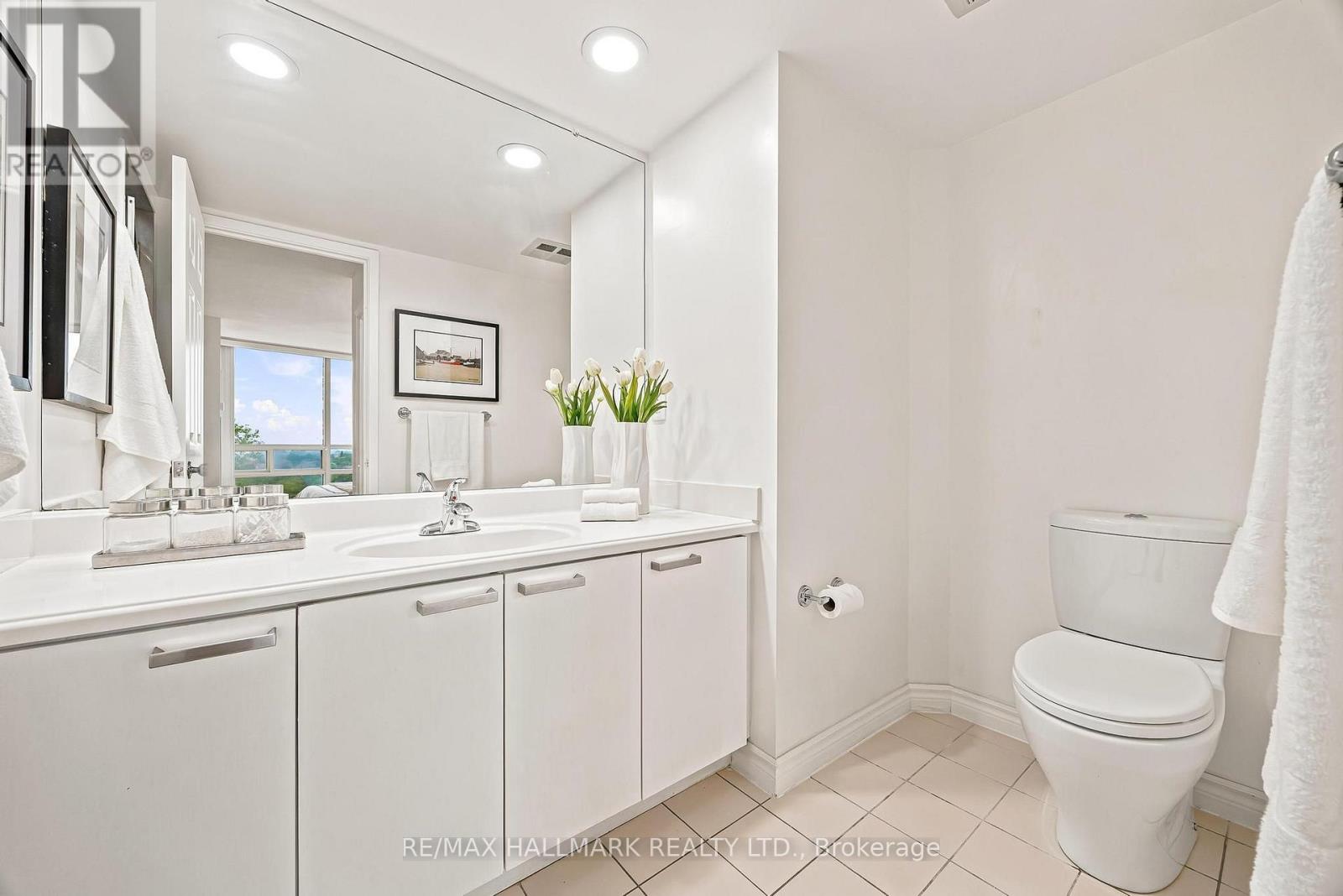 #607 50 EGLINTON AVENUE W - 22