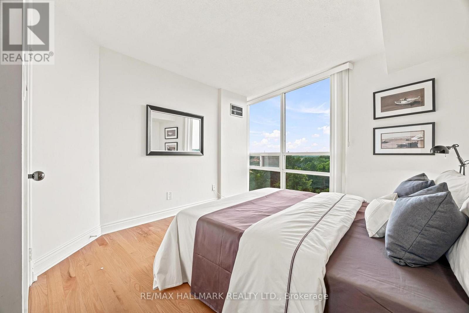 #607 50 EGLINTON AVENUE W - 26