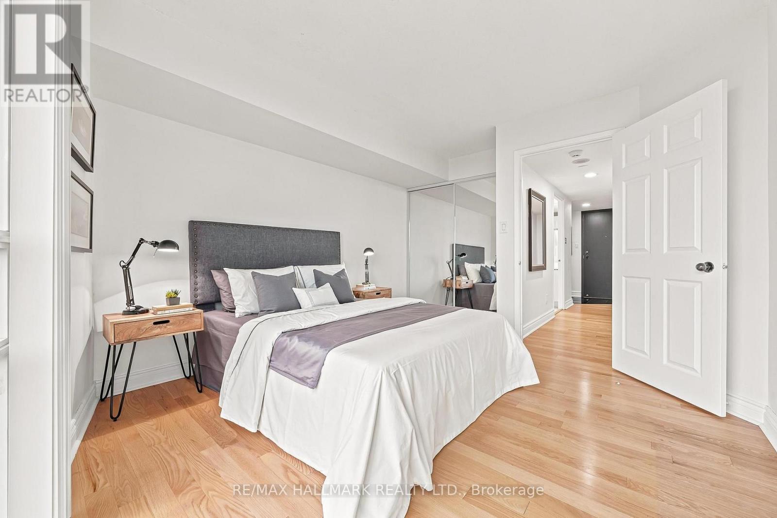 #607 50 EGLINTON AVENUE W - 27