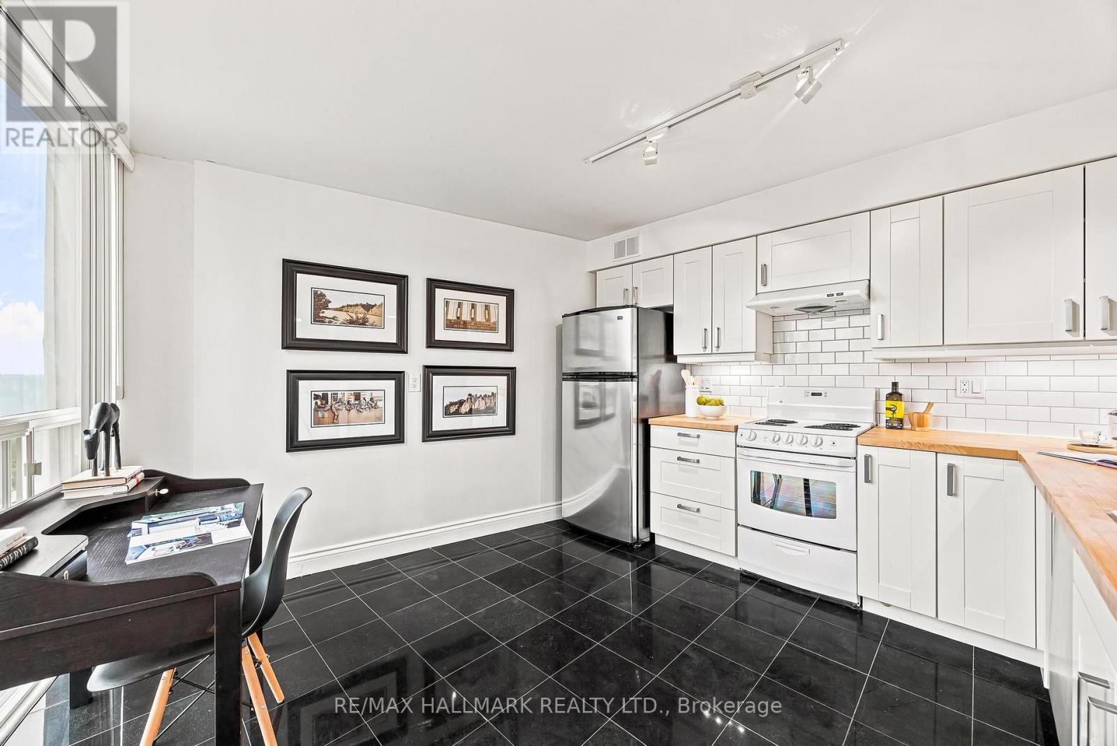 #607 50 EGLINTON AVENUE W - 8