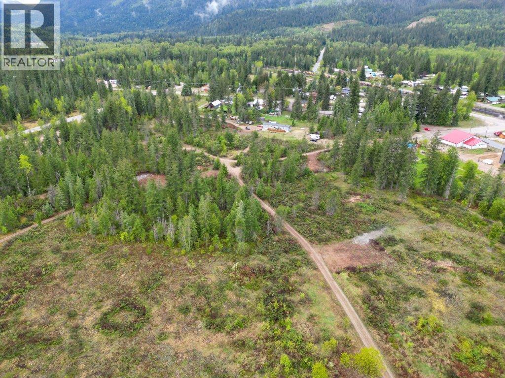  4103 Balsam Way, Malakwa