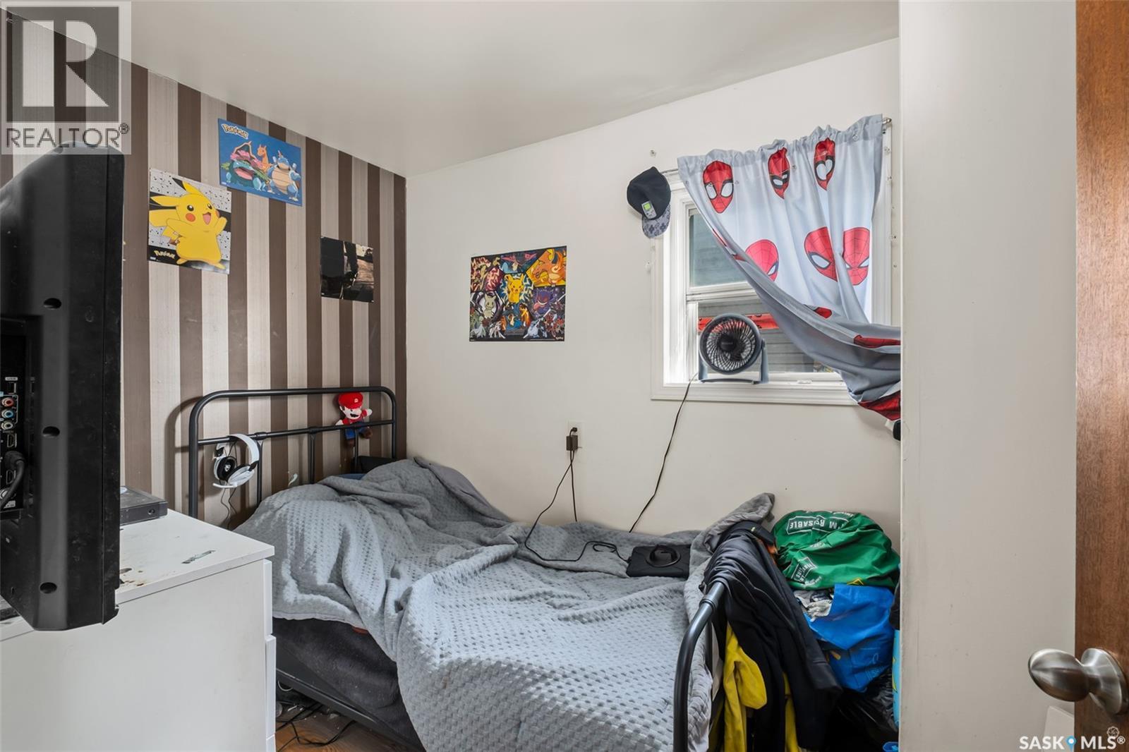 1313 6th AVENUE W - 10