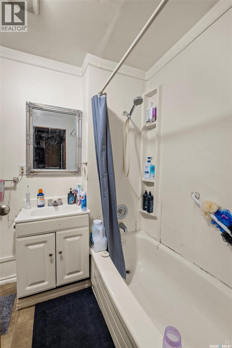 1313 6th AVENUE W - 11