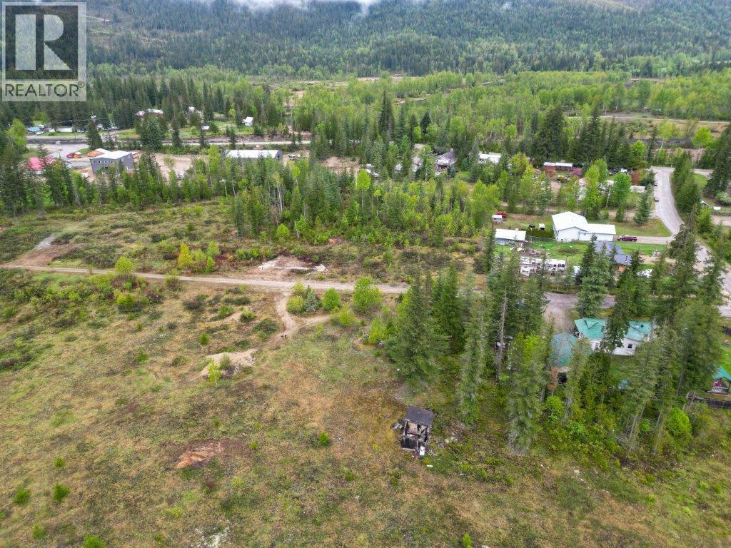  4103 Balsam Way, Malakwa